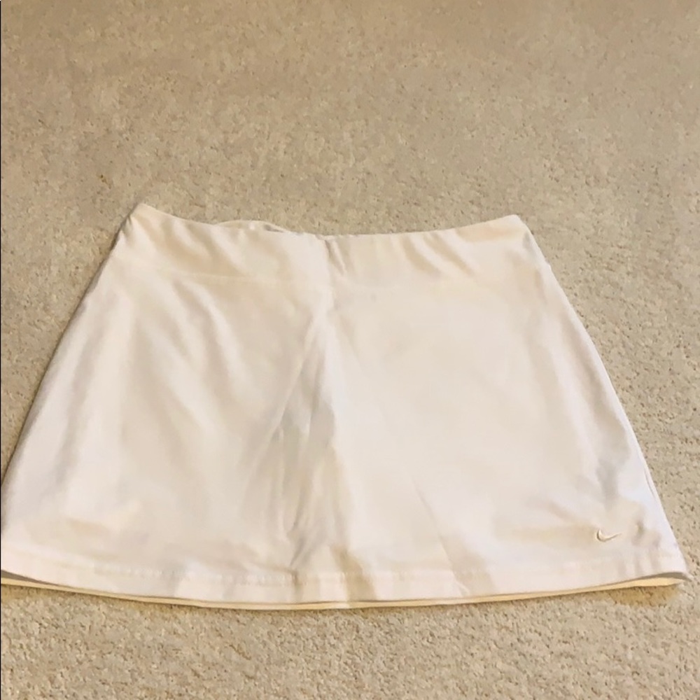 NIKE WHITE TENNIS SHIRT